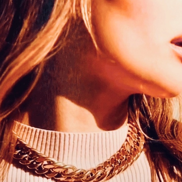 🌟Stunning New Gold Necklace, intricate double Cuban design is very striking - Picture 5 of 9